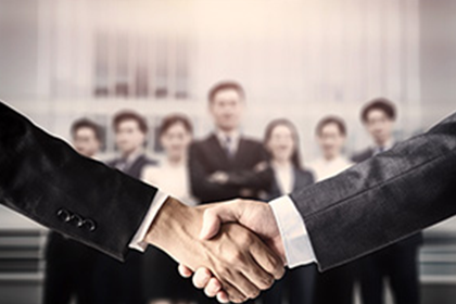 信用卡透支10万，如何申请分期还款？